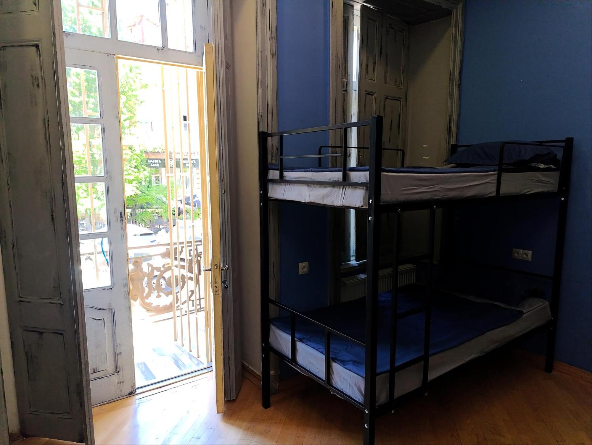 J Square Hostel Tbiliszi Kültér fotó