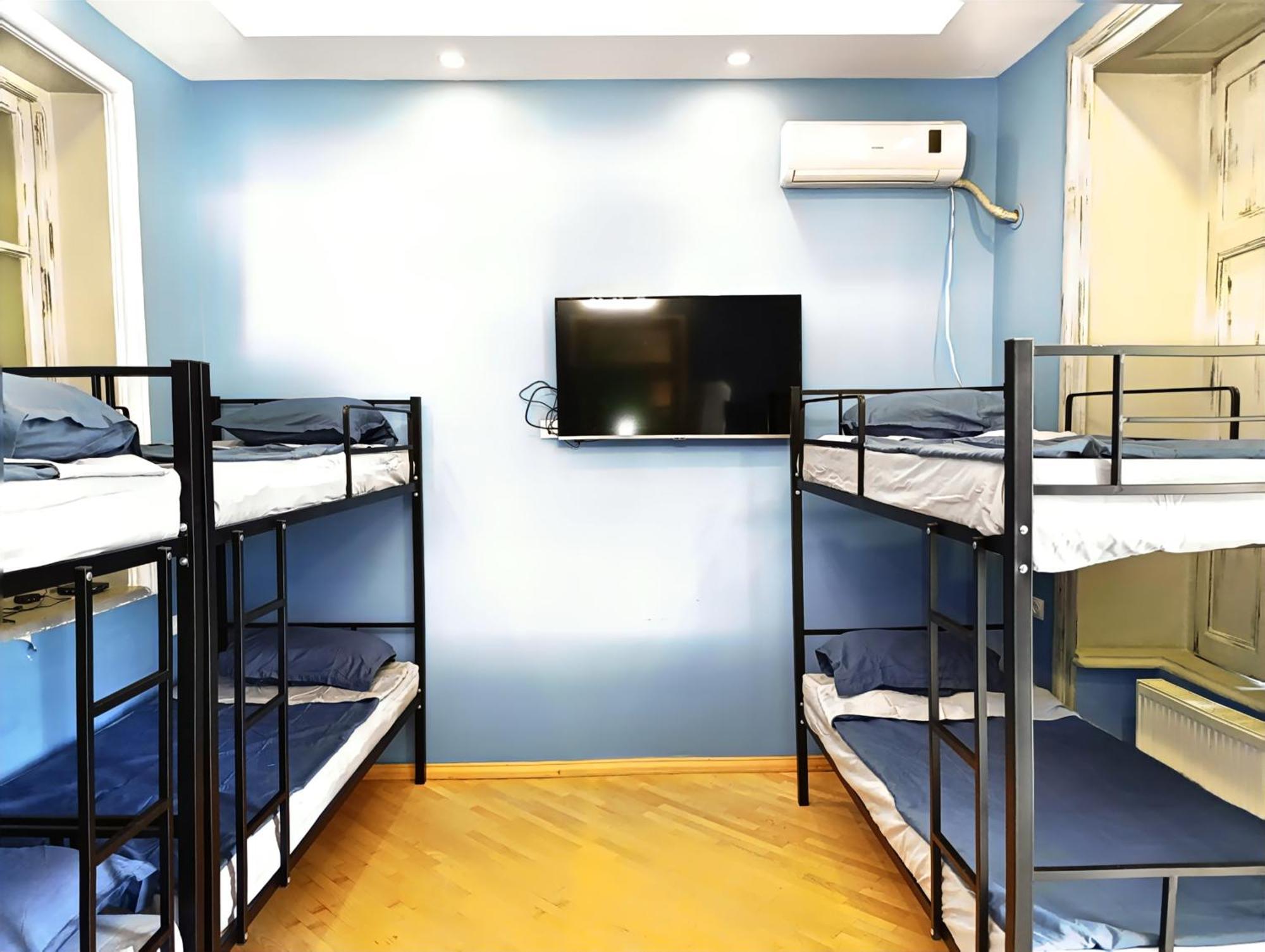 J Square Hostel Tbiliszi Kültér fotó