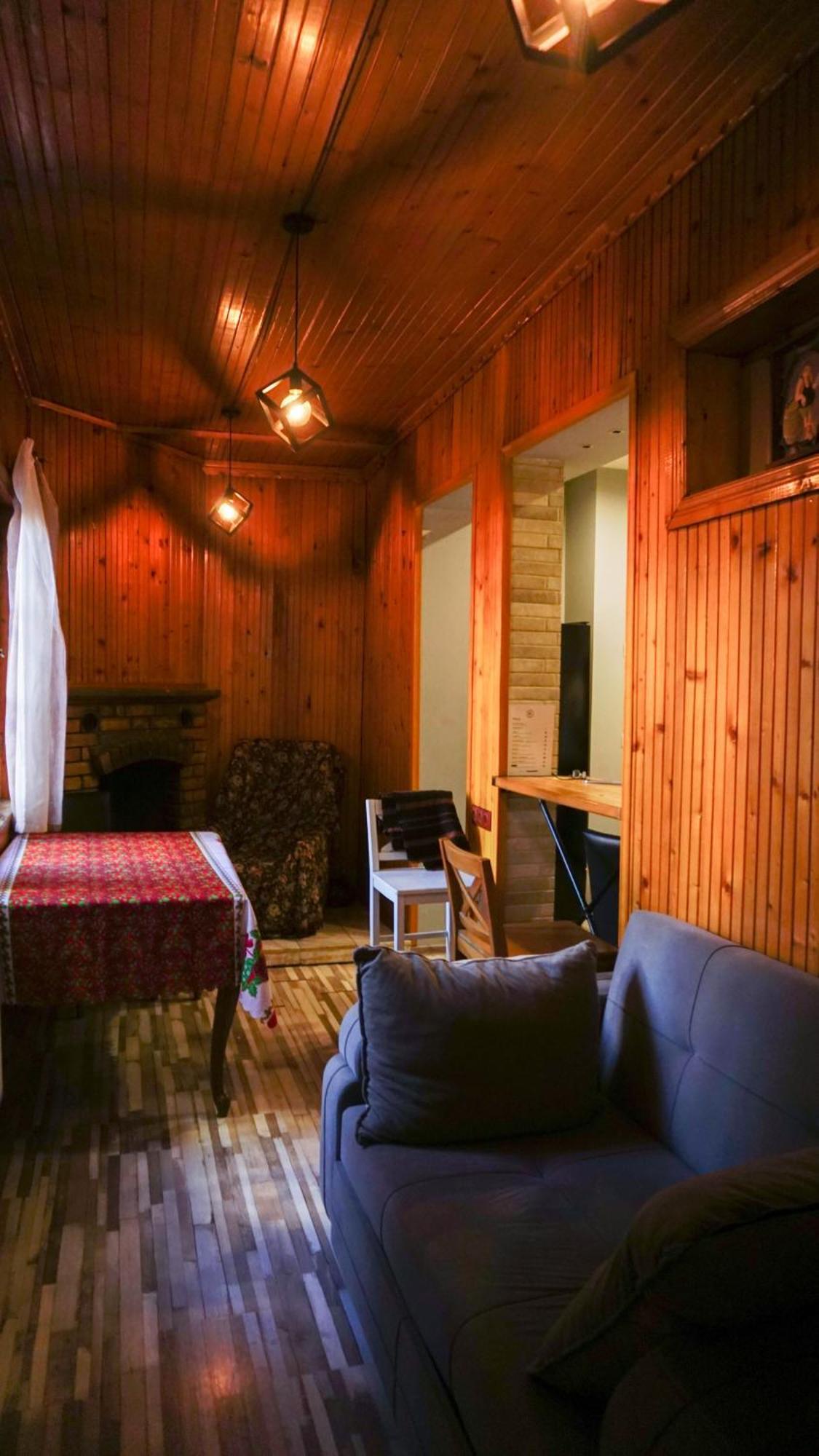 J Square Hostel Tbiliszi Kültér fotó